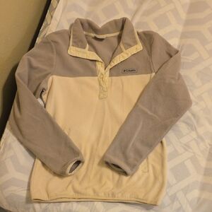 Columbia Two-Tone Fleece Pullover in Gray and Cream